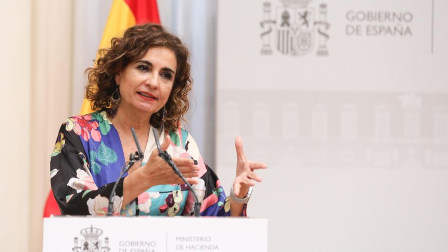 La ministra de Hacienda y Función Pública, María Jesús Montero, interviene en el acto de firma del Acuerdo Marco para una Administración del Siglo XXI, en la sede del Ministerio, a 19 de octubre de 2022, en Madrid (España).