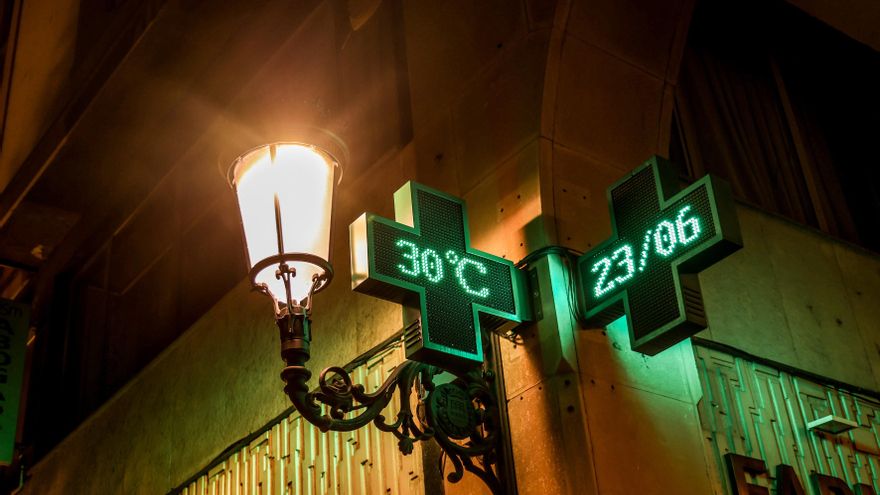 Sin pegar ojo: las noches tórridas ganan terreno y se repetirán durante la ola de calor