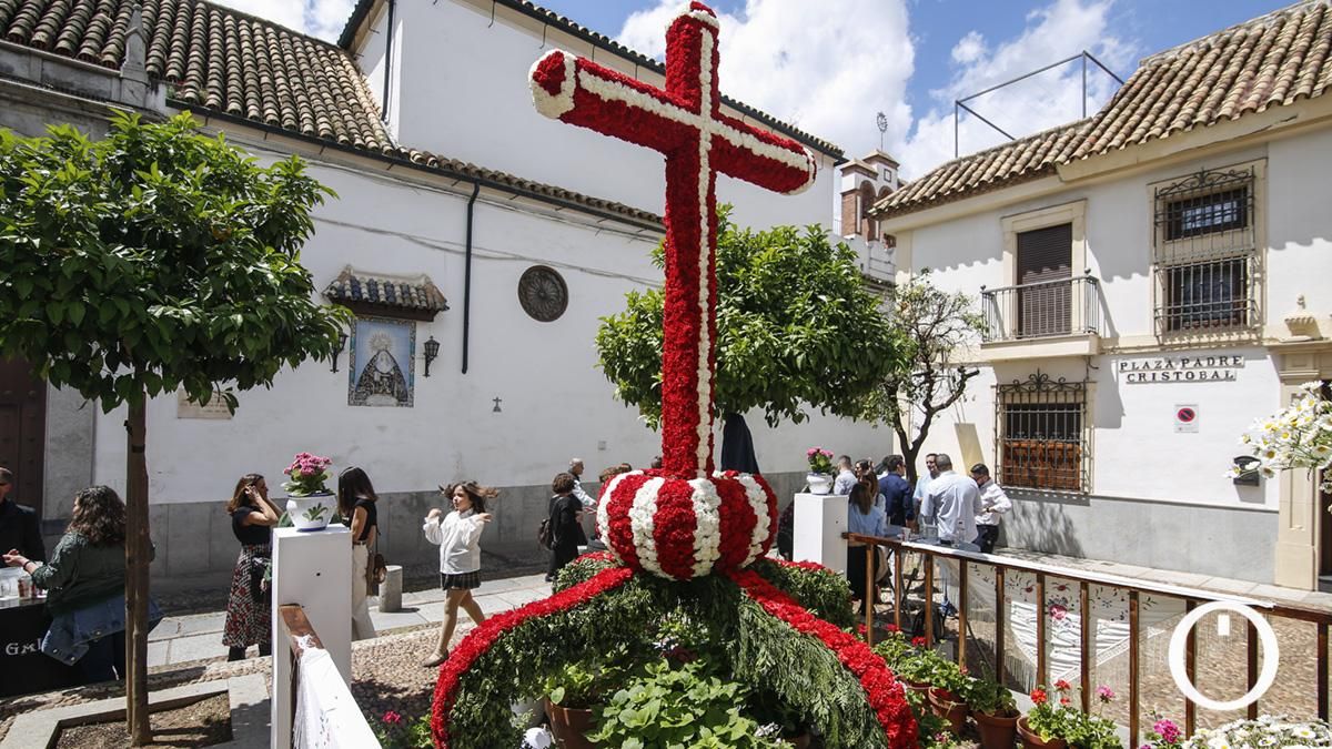 Cruz de mayo de la Hermandad de Jesús Nazareno en la Plaza del Padre Cristóbal