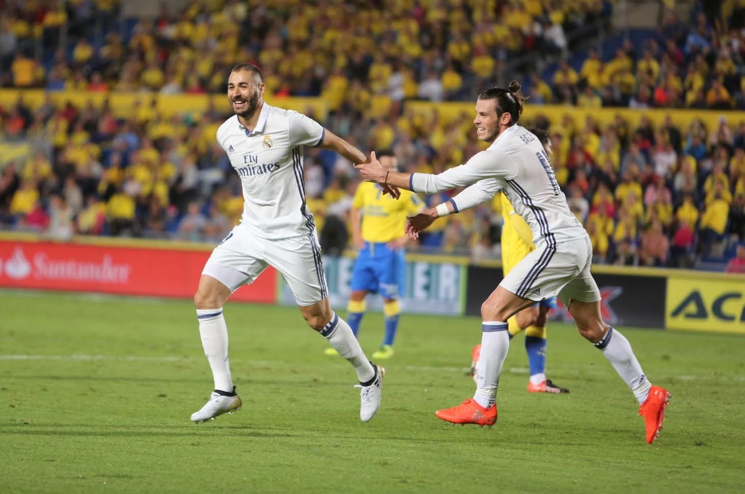 Benzema celebra su gol. (ALEJANDRO RAMOS)