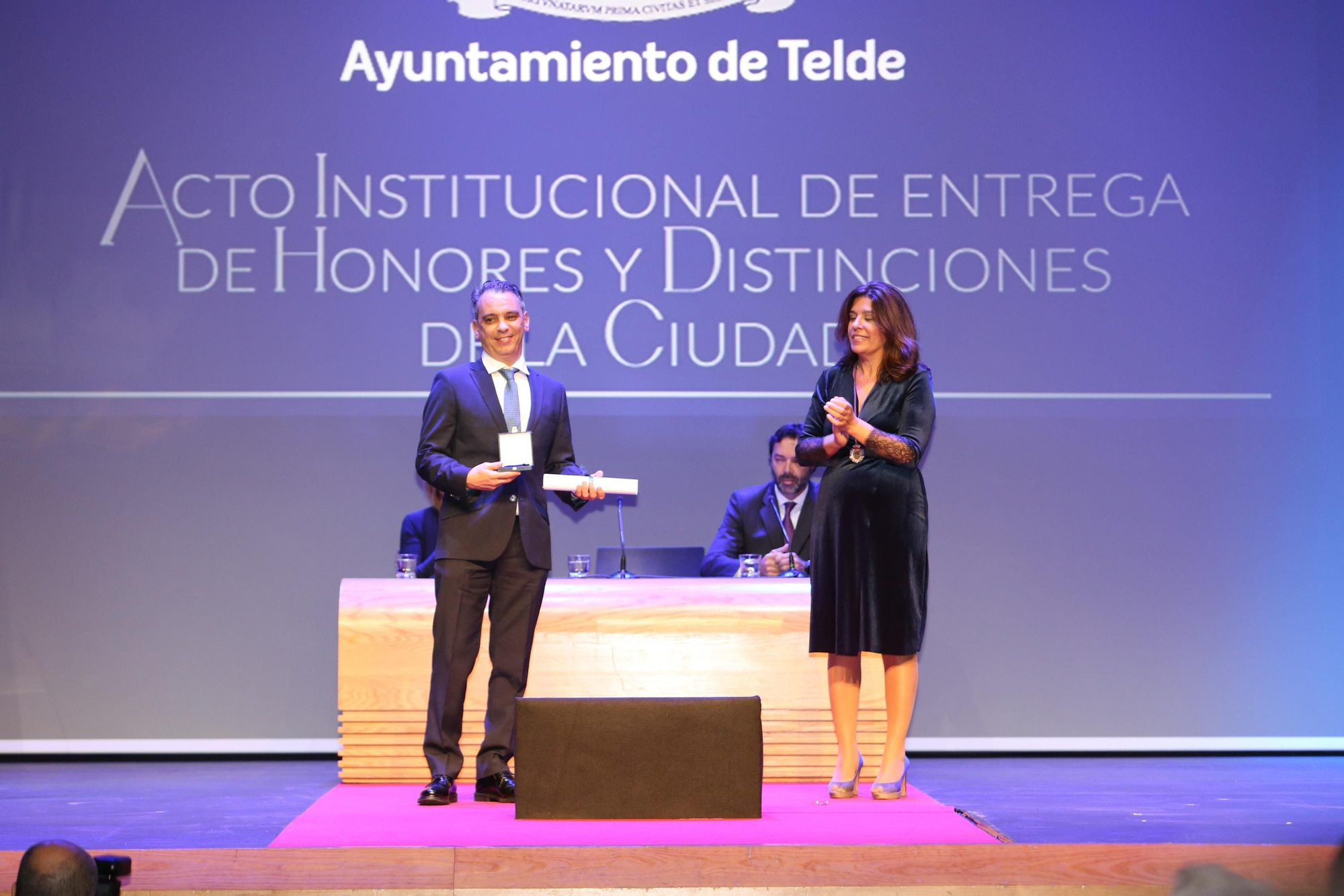 El hijo de Luis Natera, Hijo Adoptivo a título póstumo de Telde