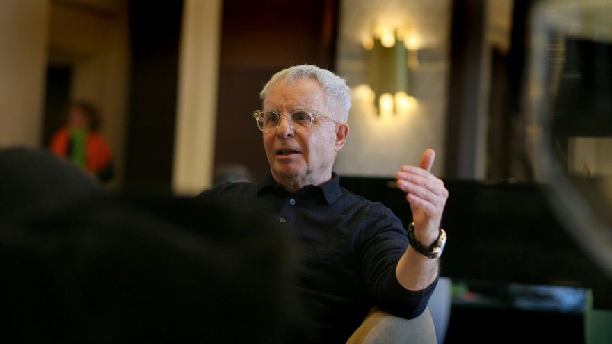 Ferran Torrent: “El anys seixanta ja són història, ben mirat, faig novel·la històrica”.