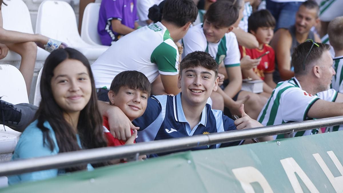 Entrenamiento del Córdoba a puerta abierta para la afición