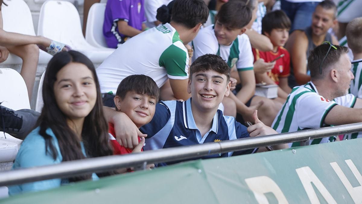 Entrenamiento del Córdoba a puerta abierta para la afición