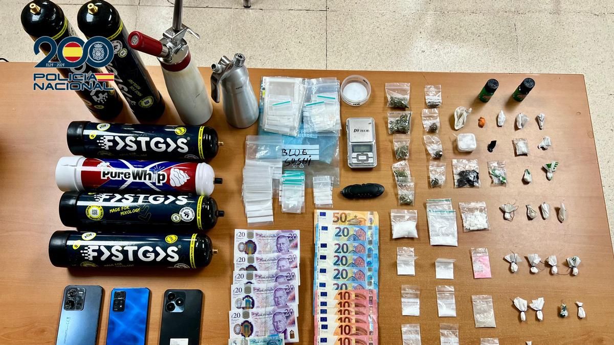 Puertas bloqueadas, actividad clandestina y venta de drogas en un local nocturno en el sur de Tenerife