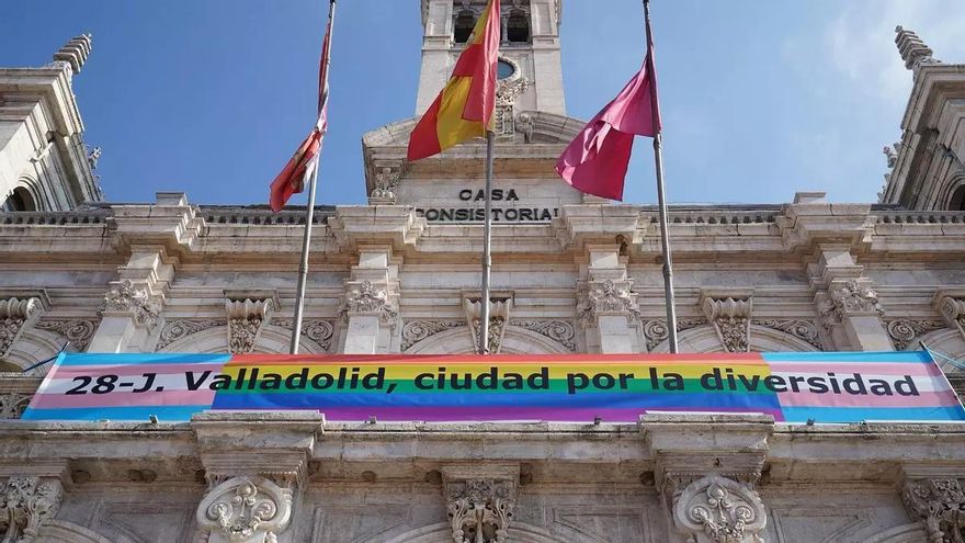 El Tribunal Supremo avala la colocación de la bandera LGTBI en el Ayuntamiento de Valladolid en 2020