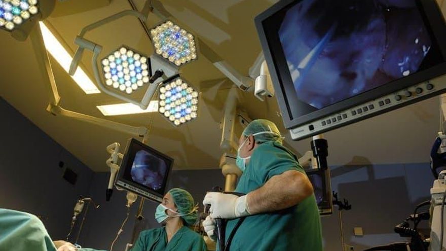 La pandemia impacta en la Sanidad vasca: 50.000 consultas menos con el especialista y un mes más de espera en el quirófano