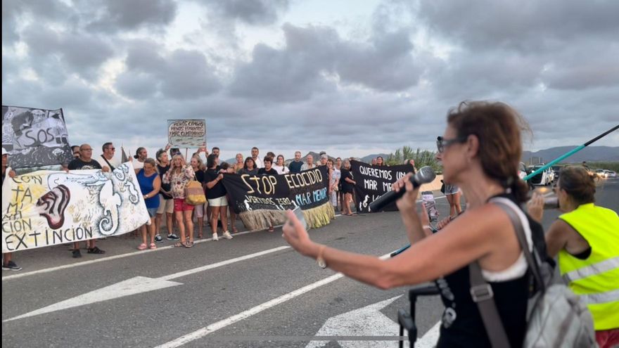 Concentración en la Rambla del Albujón en contra de la contaminación del Mar Menor | Damián Martínez