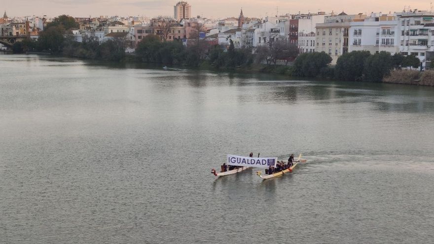 Equipo Dragón Boat del club deportivo Triana
