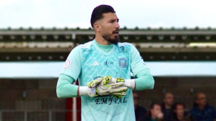 El Tenerife ficha por dos temporadas al guardameta malagueño Salvi Carrasco