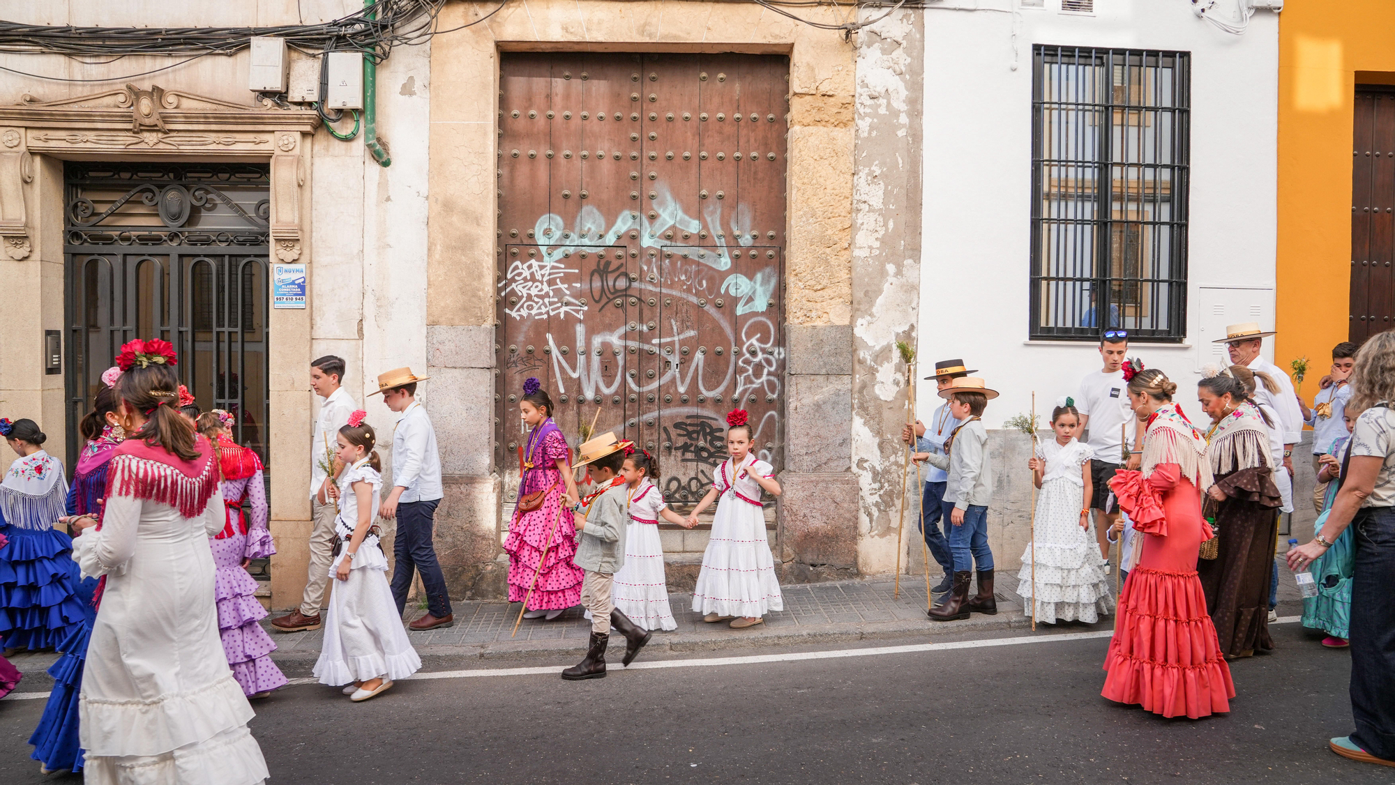 Córdoba inicia su camino hacia El Rocío entre emoción y tradición