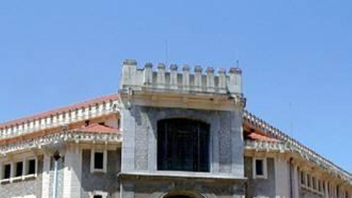 Sindicatos prisiones urgen test a presos y personal de El Dueso y se oponen a la reapertura de talleres