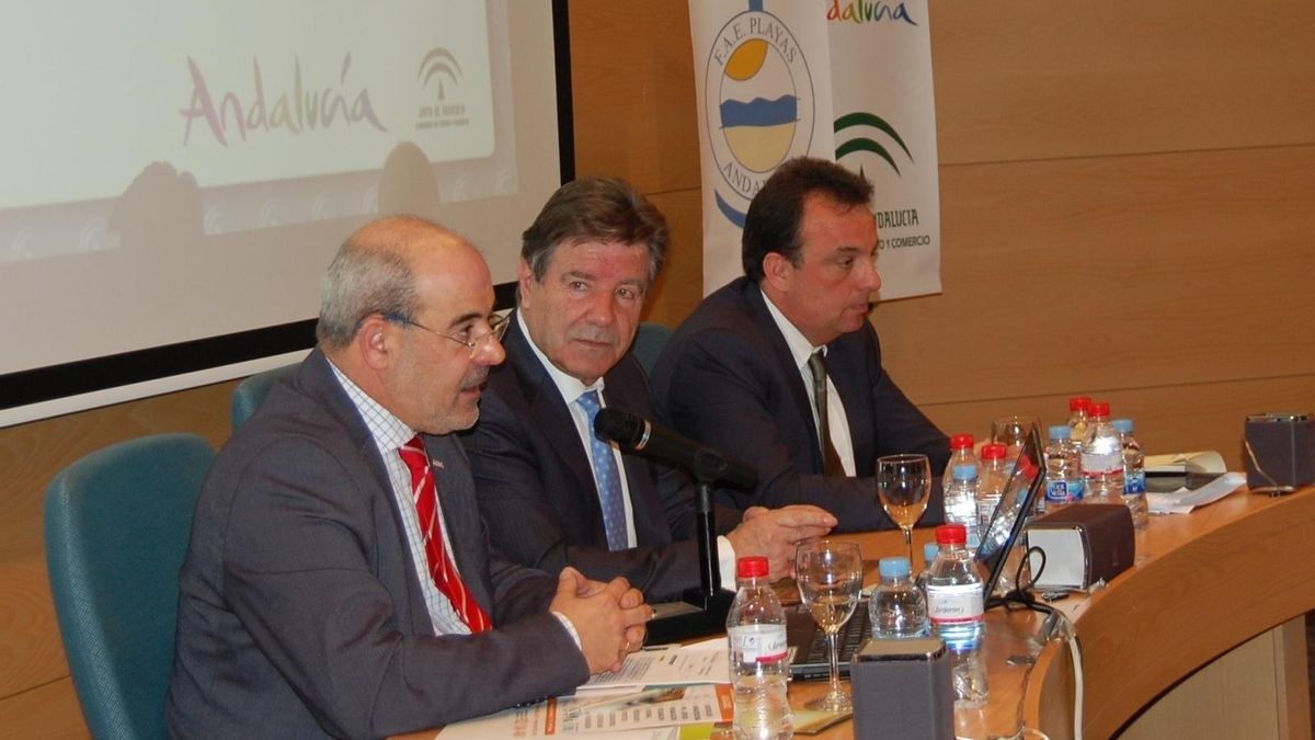 La Junta reforzará el posicionamiento del sol y playa como segmento "estratégico"