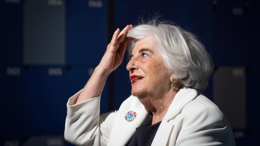 Paca Sauquillo: "La democracia no la trajo el rey, la trajo el pueblo español"