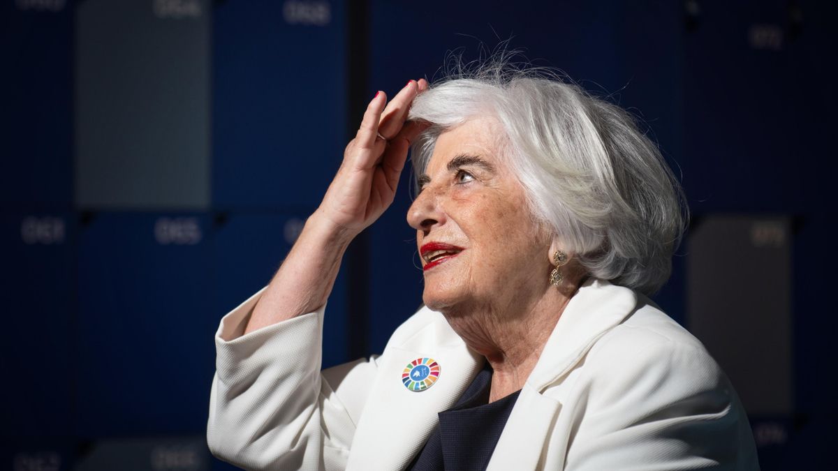 Paca Sauquillo: "La democracia no la trajo el rey, la trajo el pueblo español"