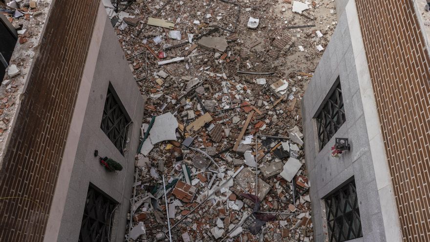 Patio interior que comunica la casa parroquial con la iglesia de La Paloma.