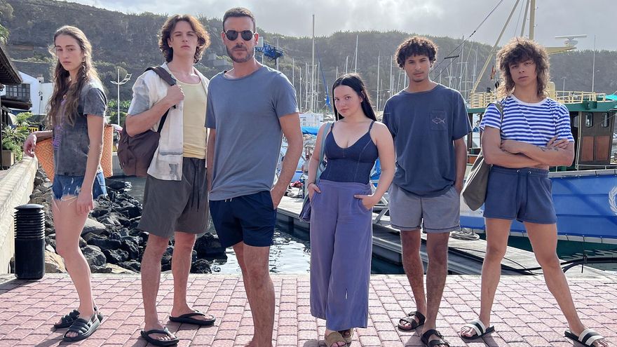 Actores y actrices de la serie 'HIT'  en el Puerto de Tazacorte.