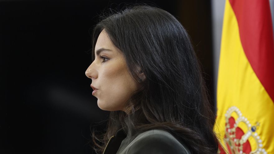 La portavoz de Vox en el Congreso, Pepa Millán, da una rueda de prensa en el Congreso en el marco de las reunión de la Junta de Portavoces este martes. EFE/ Chema Moya