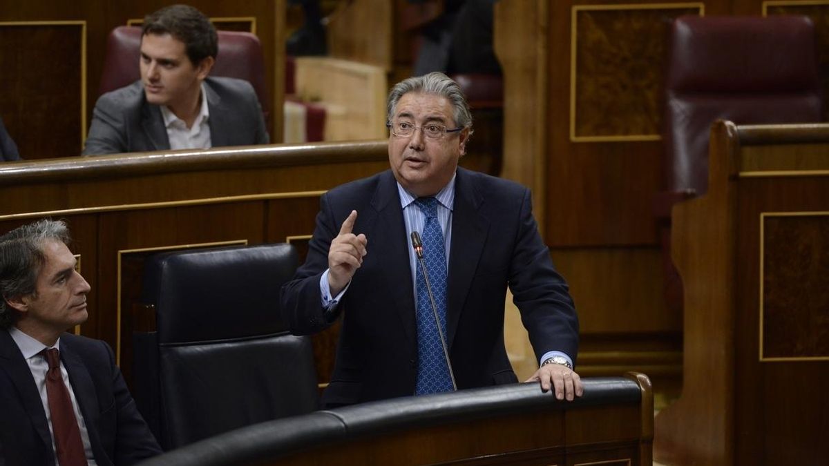 Zoido rechaza la "violencia y radicalismo" que provoca agresiones como la de Víctor Laínez en Zaragoza