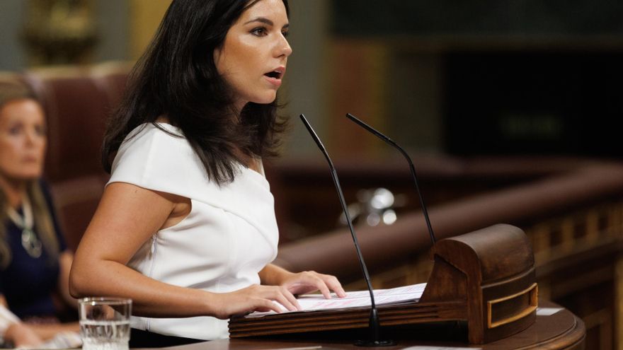 La portavoz de VOX en el Congreso, Pepa Millán, interviene durante una sesión plenaria en la se aprueba el uso de las lenguas cooficiales en el Congreso de los Diputados.