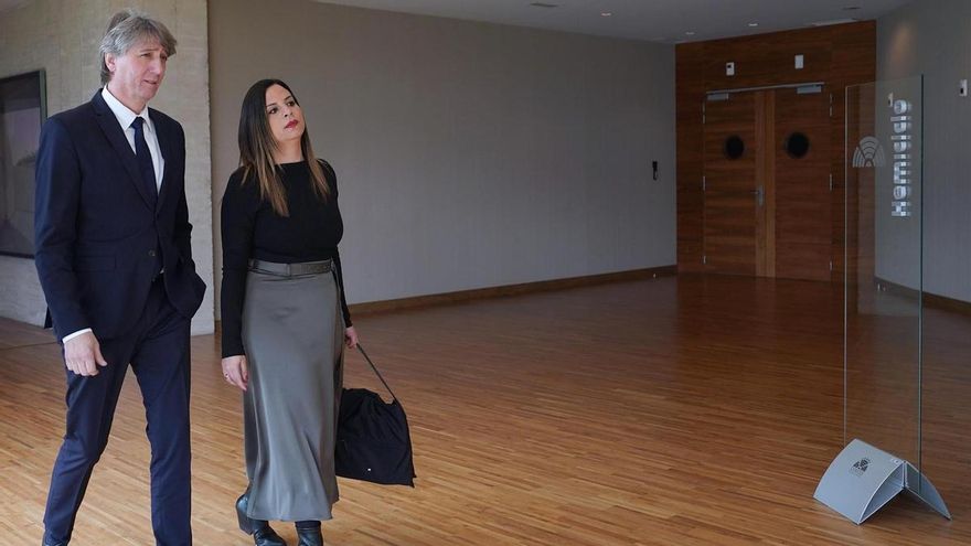 El PSOE de Castilla y León exige que dejen la Mesa de las Cortes sus dos cargos cazados criticando a dirigentes socialistas