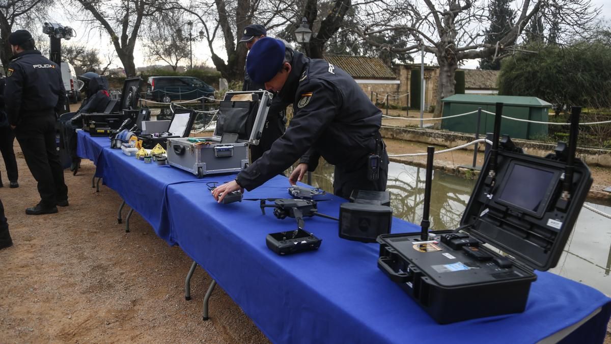Celebración del acto de Policía Nacional con motivo del 202º aniversario de su fundación