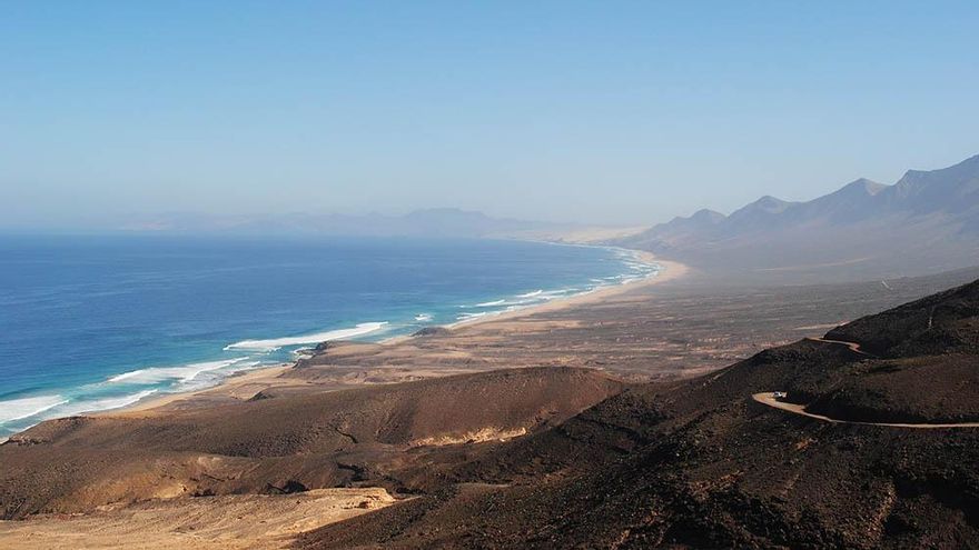 Localizados con un dron 4 turistas que se habían perdido en una zona de Cofete