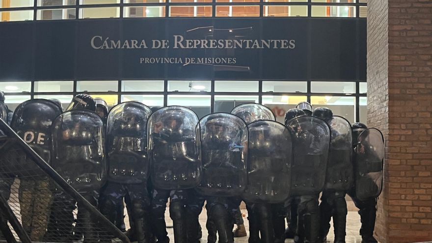 Crece la violencia en Misiones sin señal de acuerdo entre el Gobierno y los estatales
