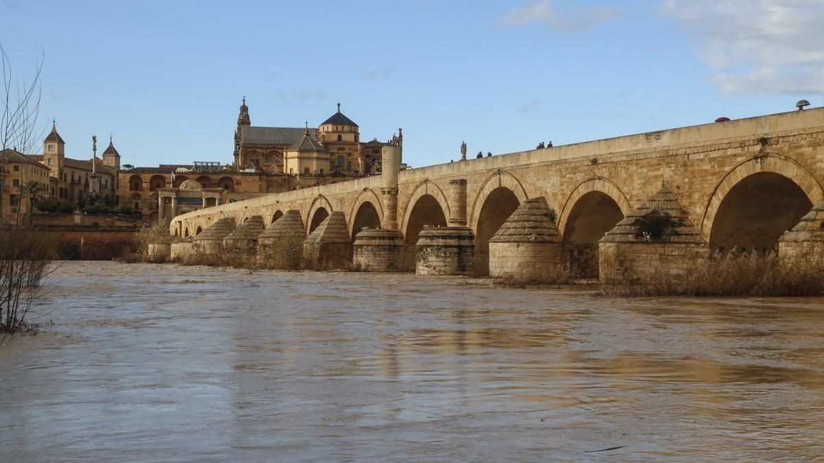 Crecida del río Guadalquivir a su paso por Córdoba