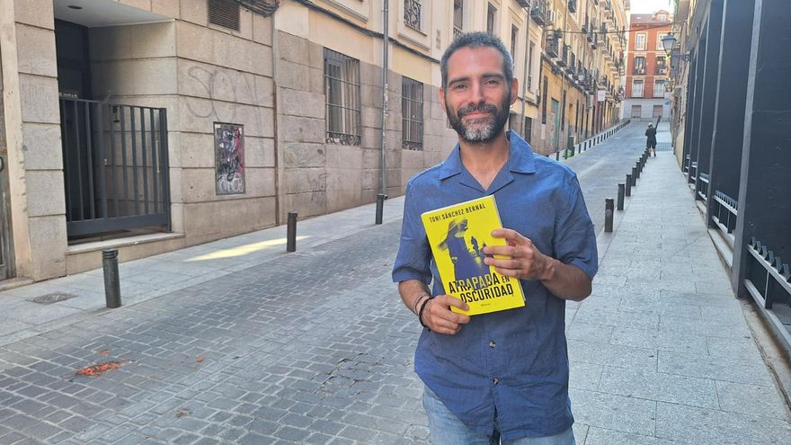 La nueva novela de Toni Sánchez aborda la capacidad de salir indemne de combatir el mal