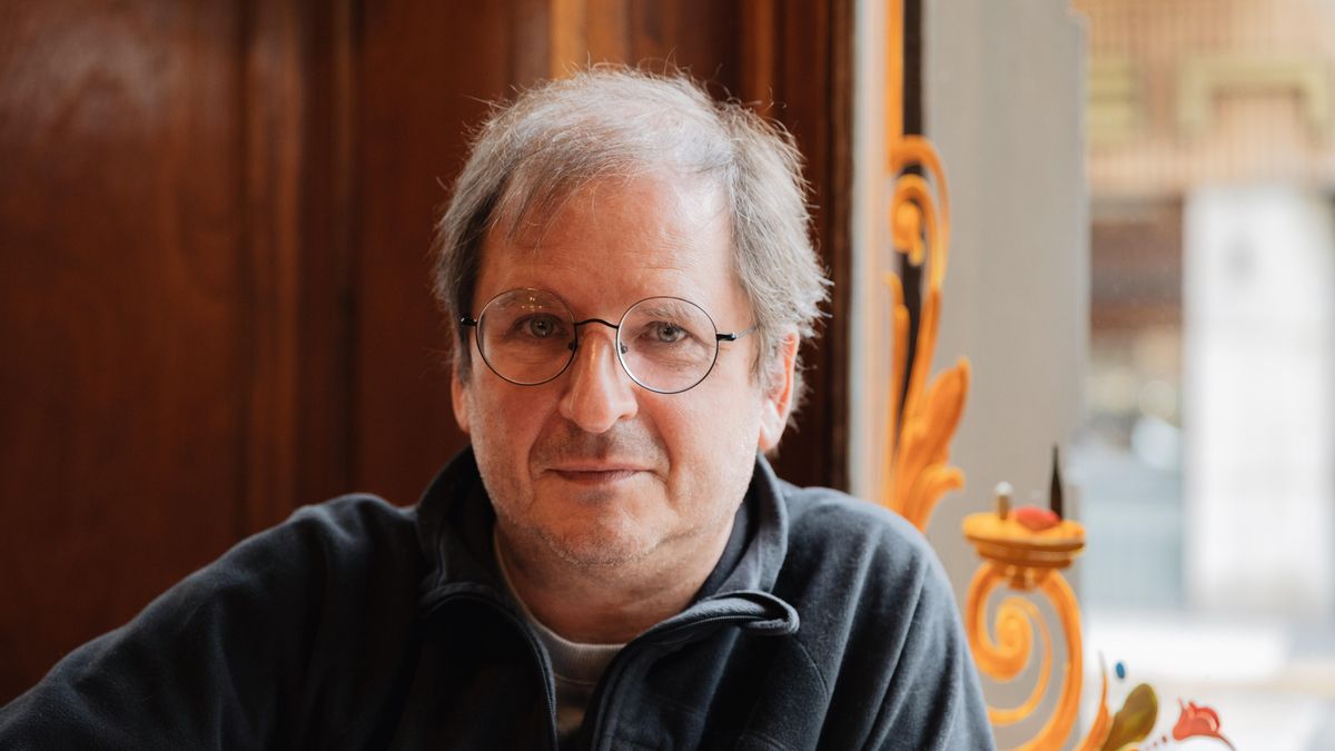 Martín Kohan: “La identidad argentina, como toda identidad, transcurre en crisis, entre lo que se levanta y se cae”