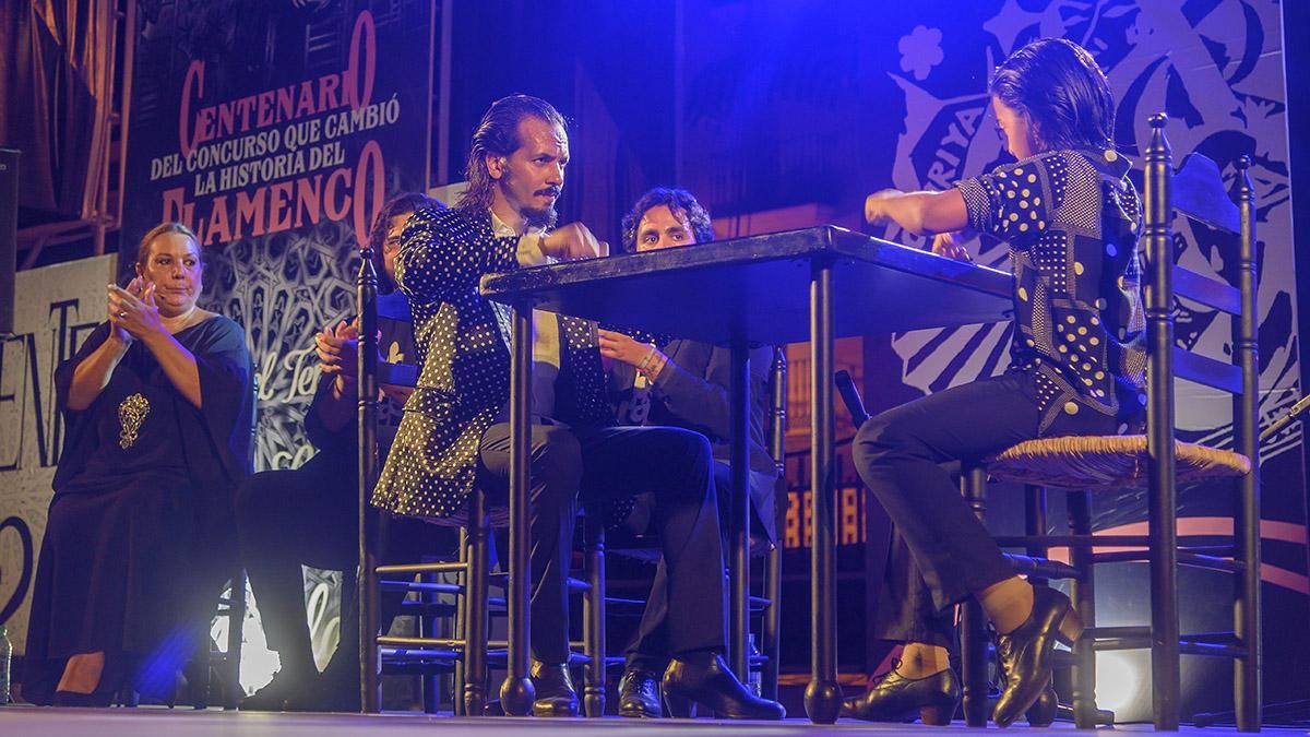 Puente Genil vibra con el festival de Cante Grande dedicado a Fosforito