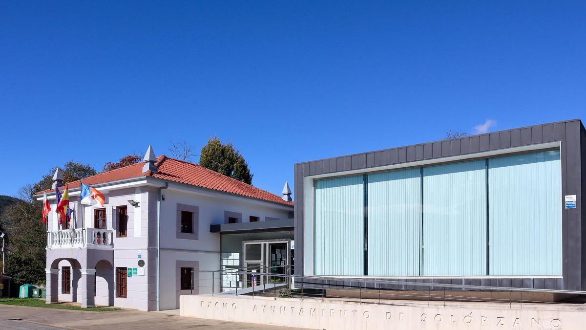 Exterior del Ayuntamiento de Solórzano.