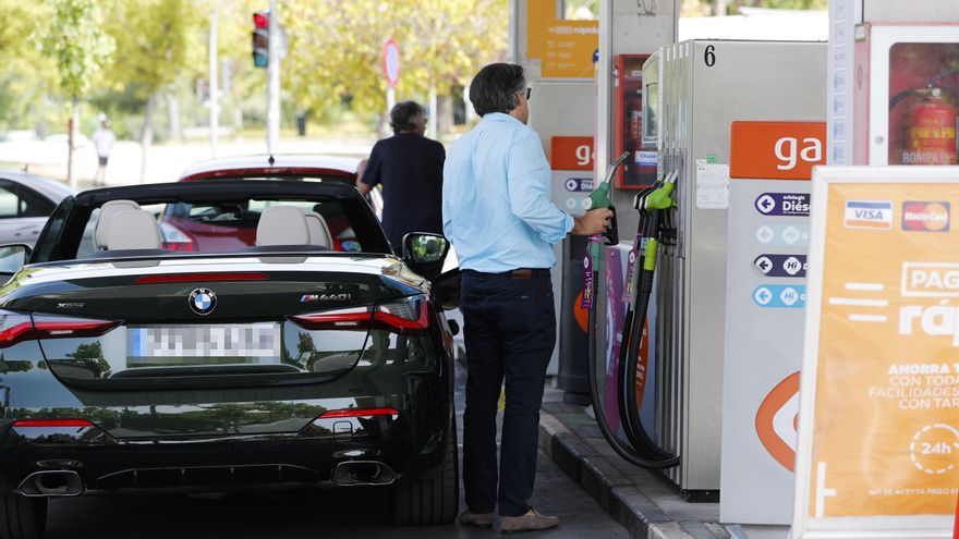 La recaudación del impuesto sobre carburantes constata un freno en el consumo por el alza de precios