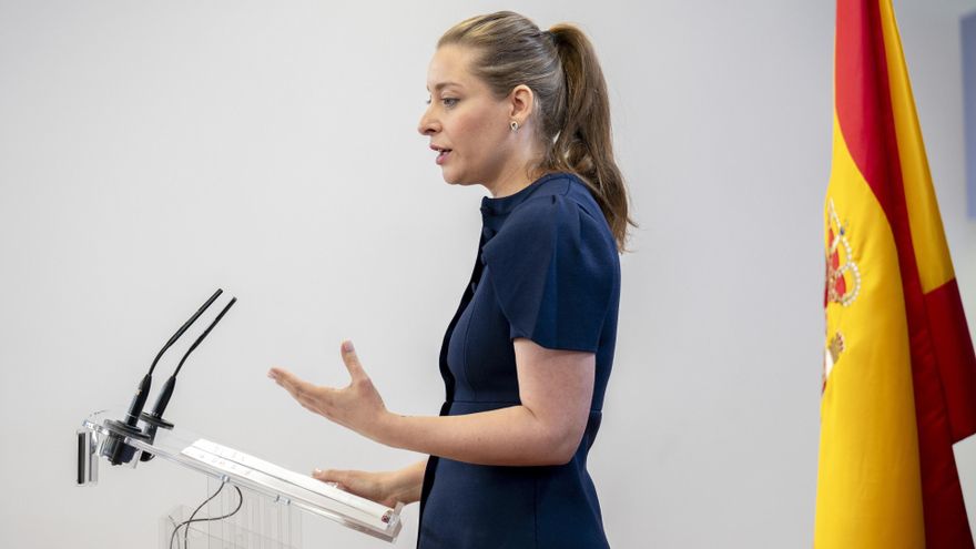 La portavoz del PP en el Congreso, Ester Muñoz, durante una rueda de prensa en el Congreso de los Diputados, a 28 de abril de 2026, en Madrid (España).