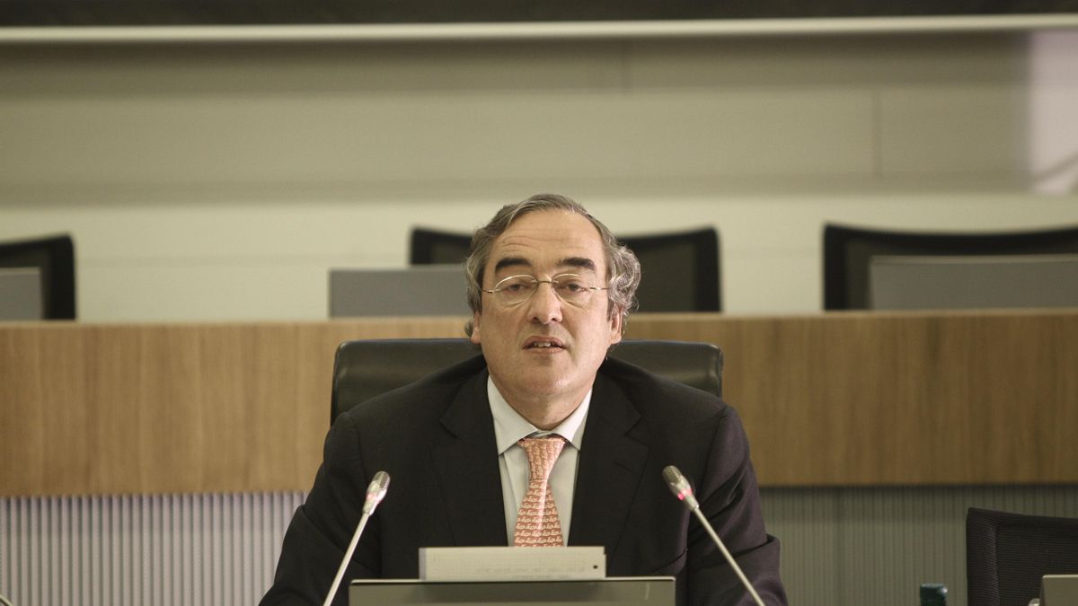 Rosell aboga por quitar "algunos privilegios" a los indefinidos para combatir la dualidad laboral
