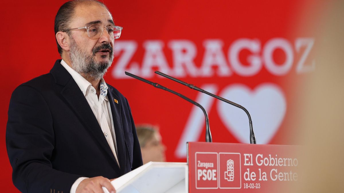 Archivo - El presidente de Aragón, Javier Lambán, interviene durante un acto de precampaña en el Palacio de Congresos, a 18 de febrero de 2023, en Zaragoza, Aragón (España).