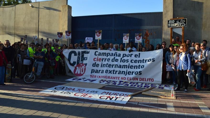 Denuncian "grave riesgo para la salud" de un interno en el CIE de València de 68 años con VIH y enfermedad de Chagas