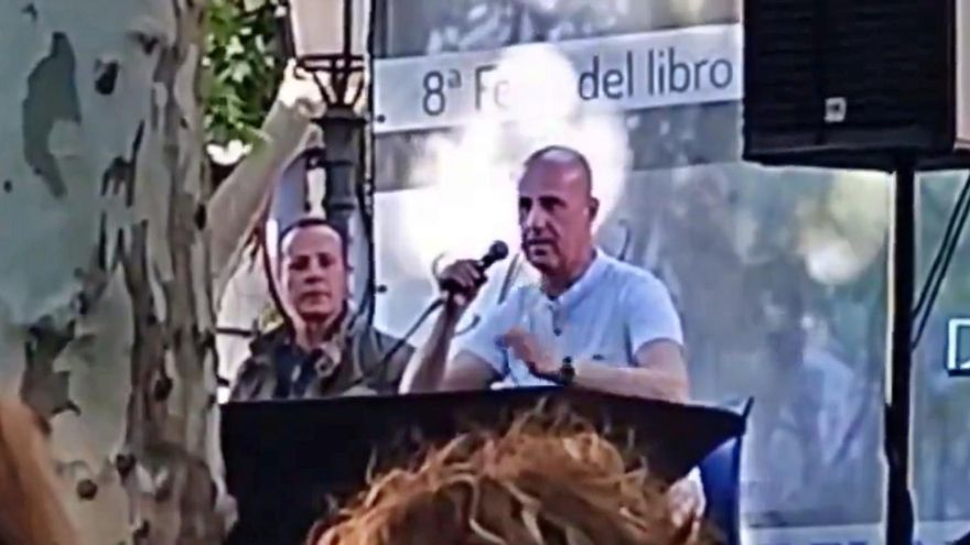 "Nuestra civilización no es dirigida por humanos": conspiranoia en una feria del libro del Ayuntamiento de Madrid