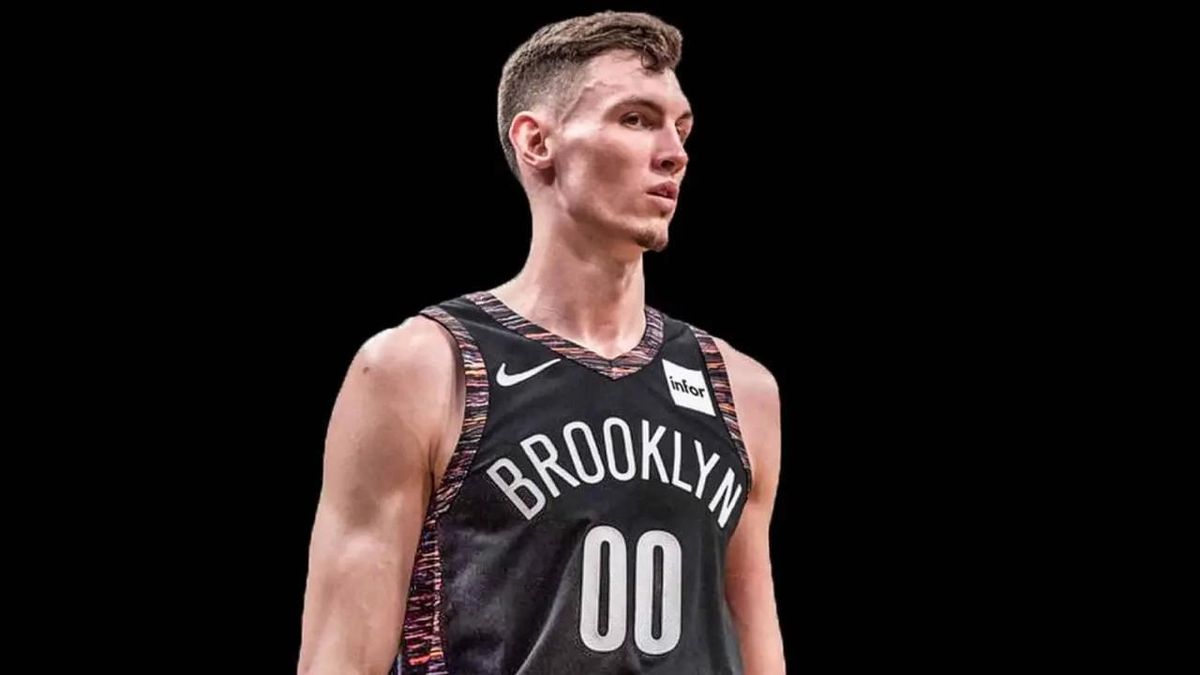 Rodions Kurucs, durante su etapa en la NBA