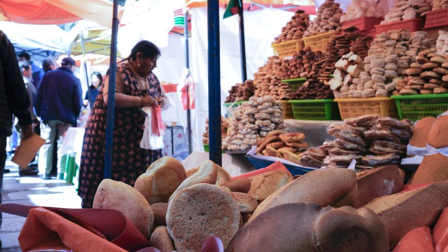 La crisis económica en Bolivia golpea a los panaderos por los altos precios de los insumos