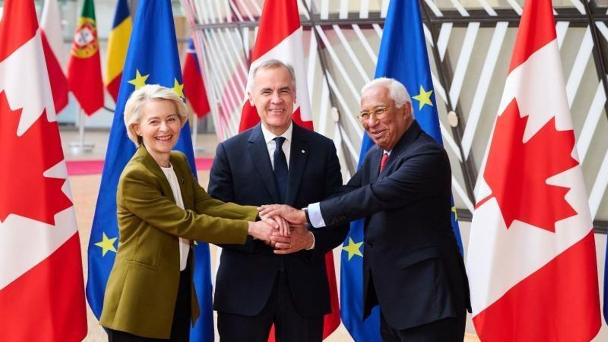 La presidenta de la Comisión Europea, Ursula Von der Leyen, el primer ministro de Canada, Mark Carney, y el presidente del Consejo Europeo, Antònio Costa, en un encuentro en Bruselas.