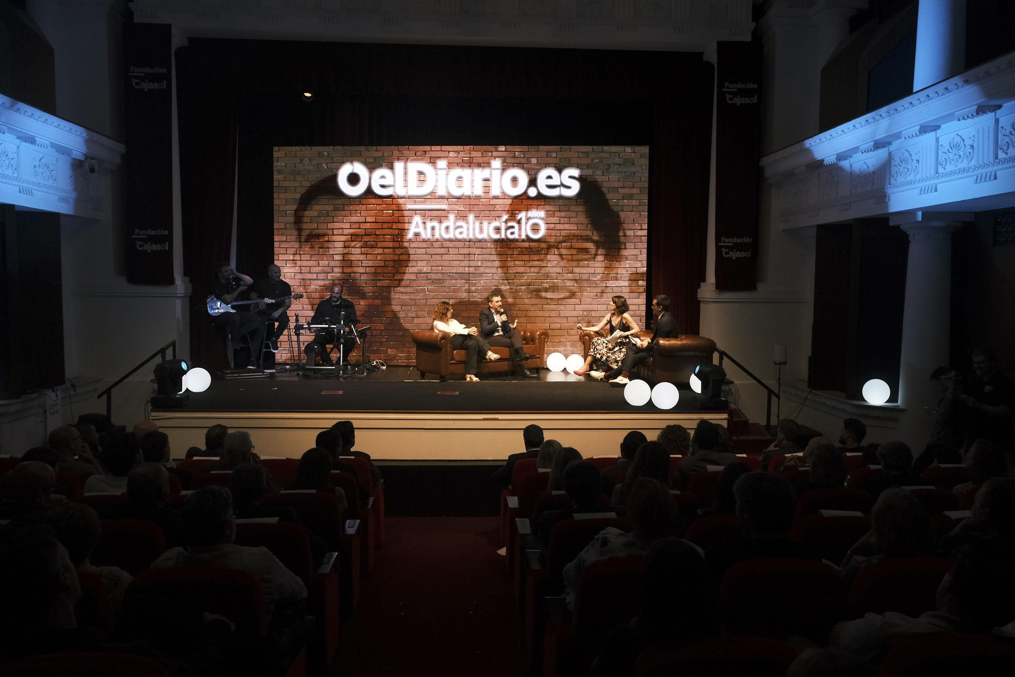 Imagen general del Teatro de la Fundación Cajasol durante la celebración de la gala