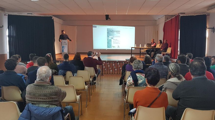 Devolución de resultados de las investigaciones a la población por parte de los estudiantes