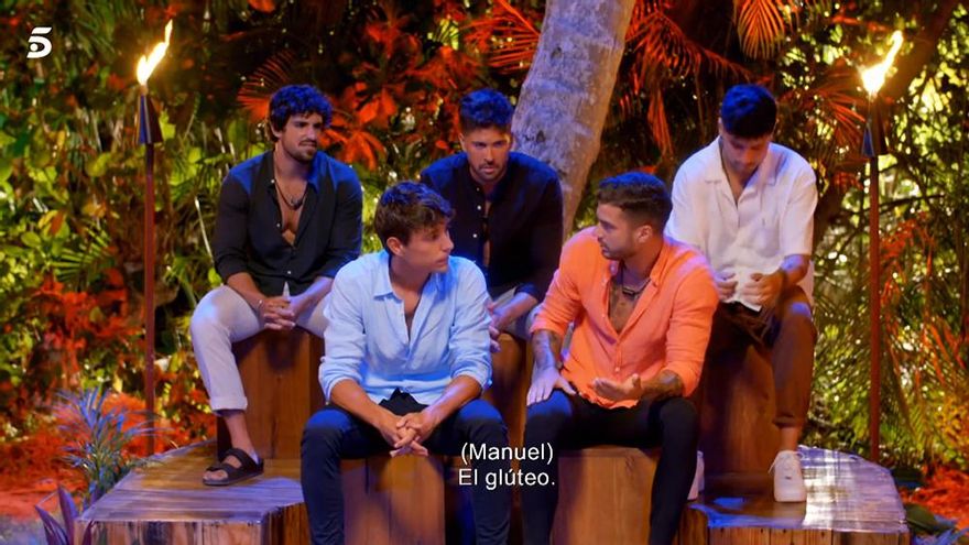 ¿Culo o gemelo?: la confusión más surrealista en una hoguera de 'La isla de las tentaciones'