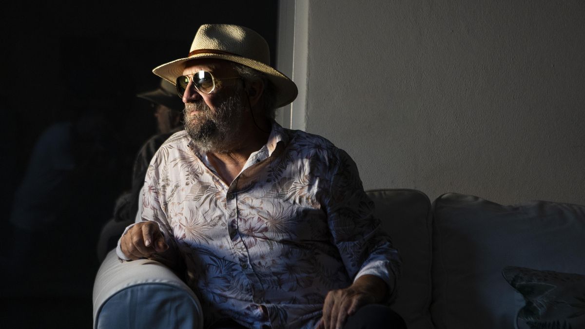 Fiel a su lema —“La vida sin cachondeo es poca cosa”—, el mallorquín sigue conquistando a admiradores de todas las edades