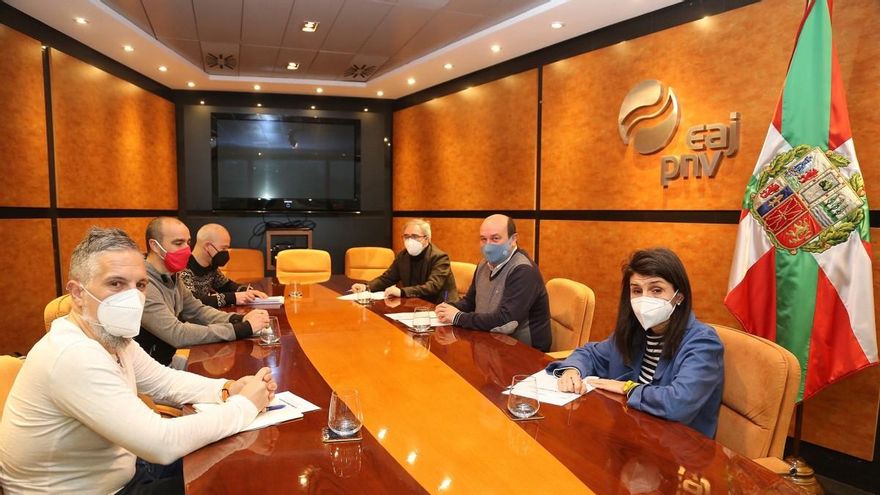 La mayoría sindical vasca pide al PNV que vote 'no' a la reforma laboral porque es "insuficiente"