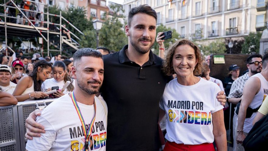 La portavoz del PSOE en el Ayuntamiento de Madrid, Reyes Maroto, durante el pregón del Orgullo.