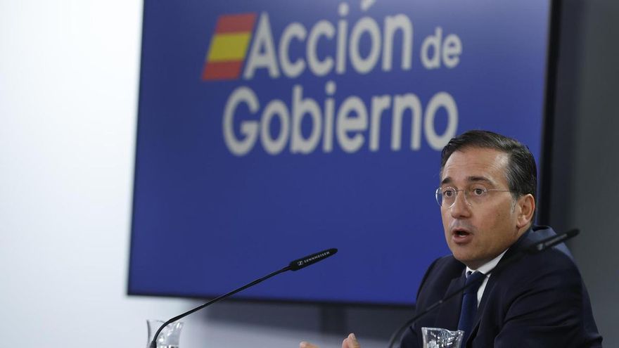 José Manuel Albares, ministro de Asuntos Exteriores, Unión Europea y Cooperación, durante la rueda de prensa tras el Consejo de Ministros, este martes en el complejo de La Moncloa en Madrid.