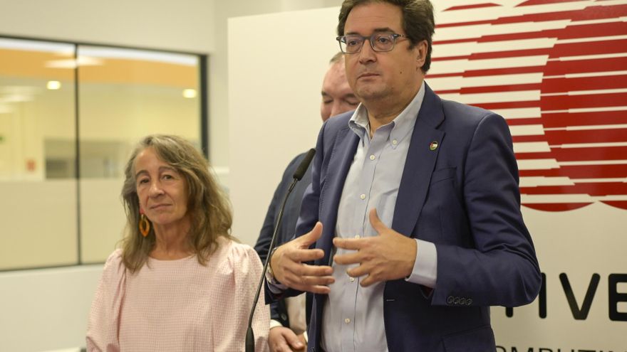 El ministro, Óscar López, en San Sebastián.